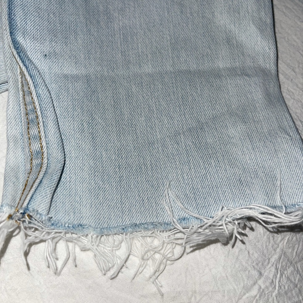 Levi’s Light Wash Jeans - Picture 3 of 6